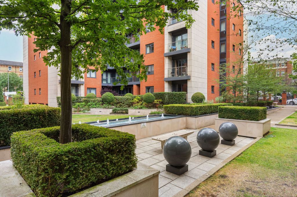 Property photo 1 of 23