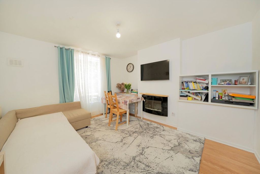 Property photo 1 of 4