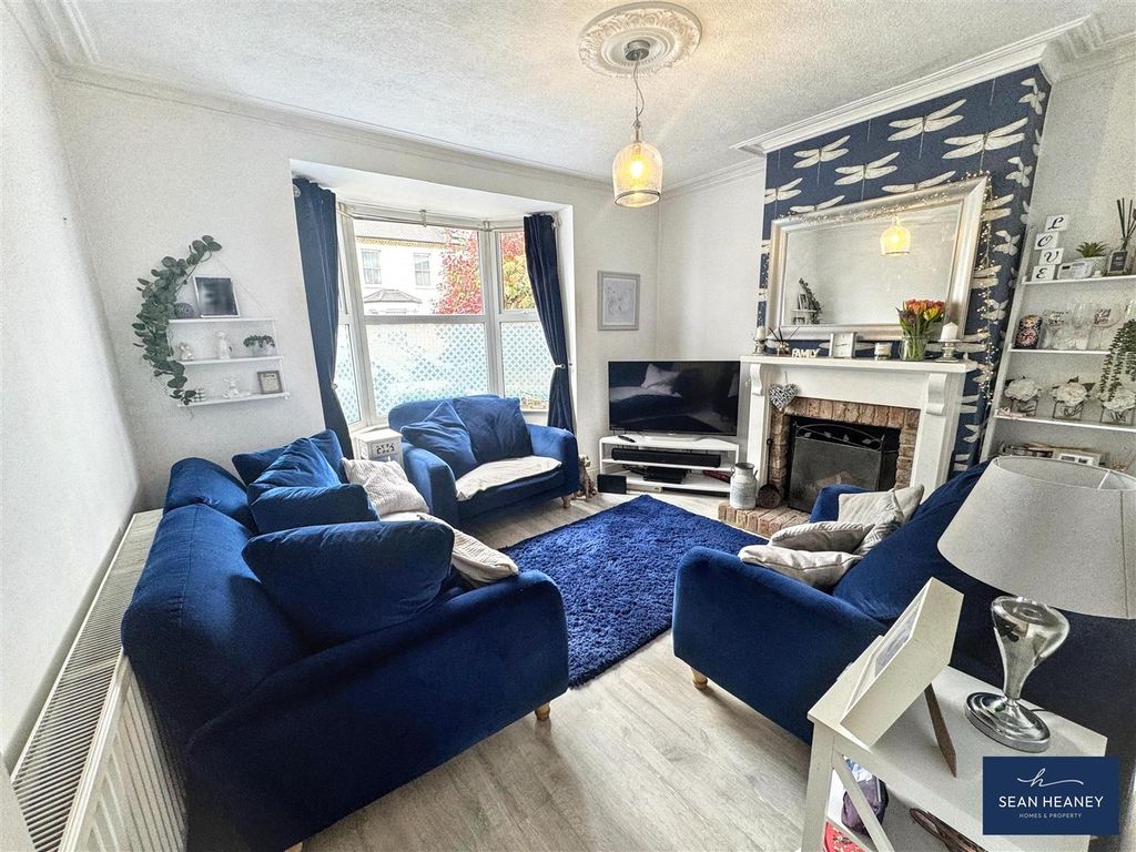 Property photo 2 of 18