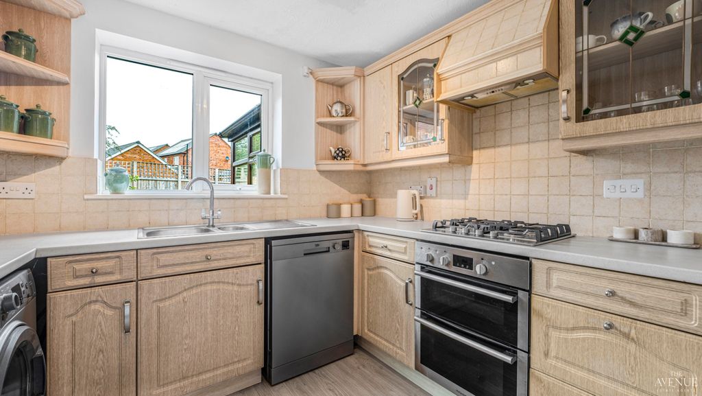 Property photo 3 of 20 5211137
