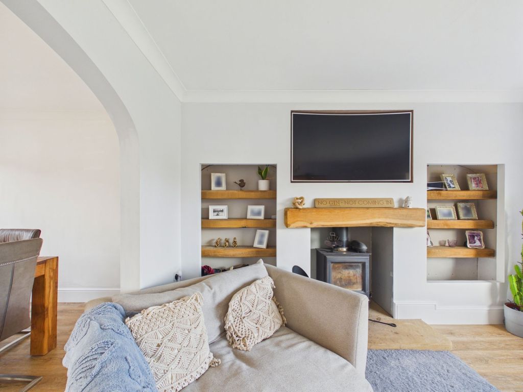 Property photo 3 of 25