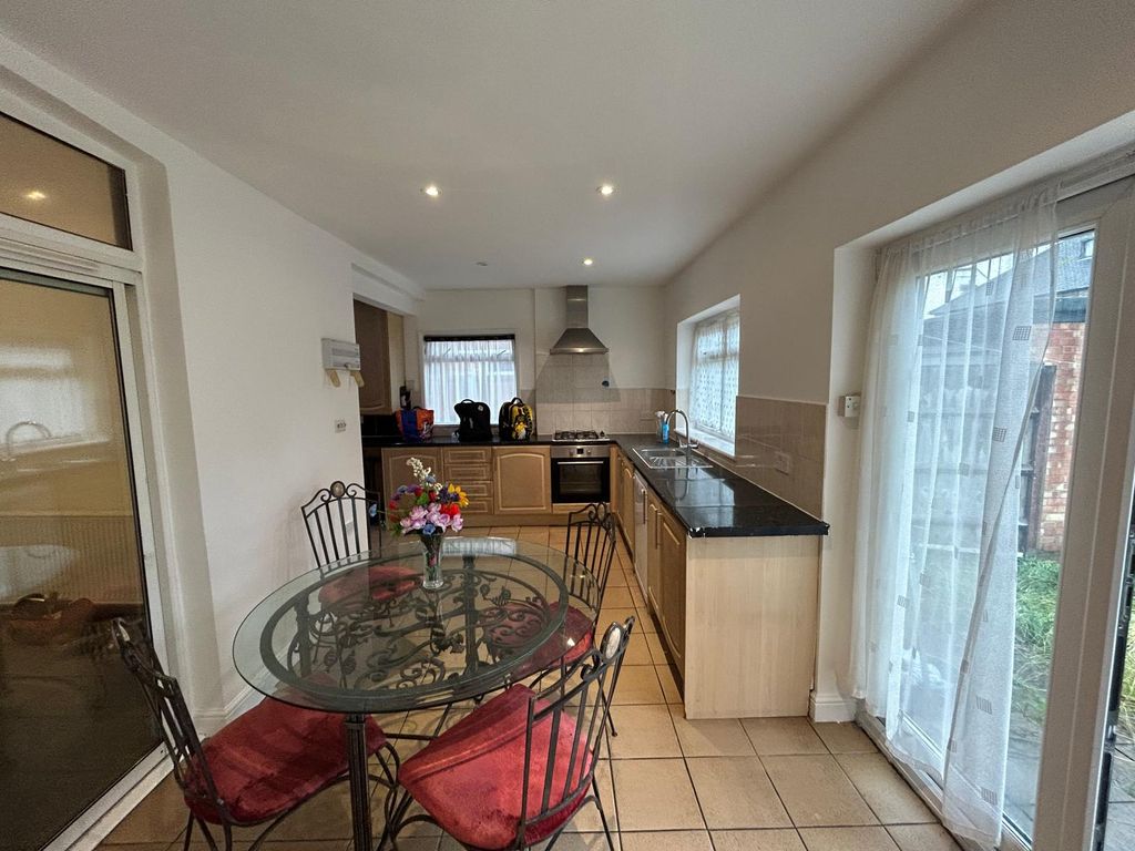 Property photo 3 of 12 Gallery