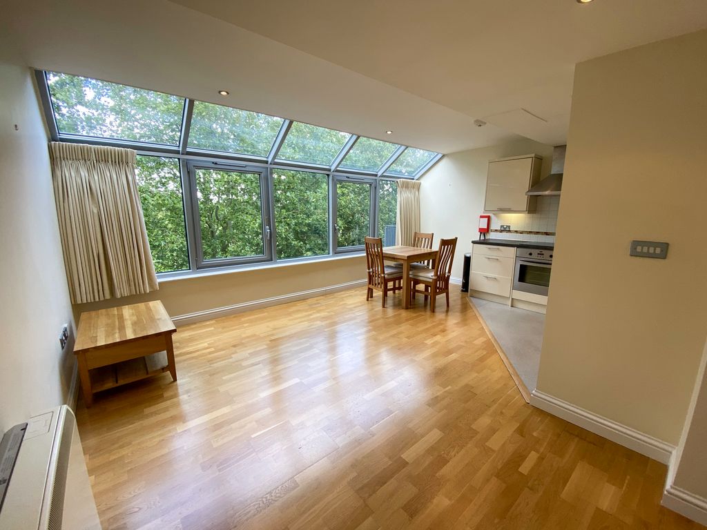 Property photo 3 of 9 Lounge Diner (1)