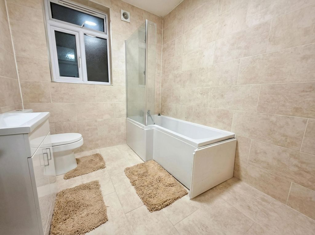 Property photo 3 of 3