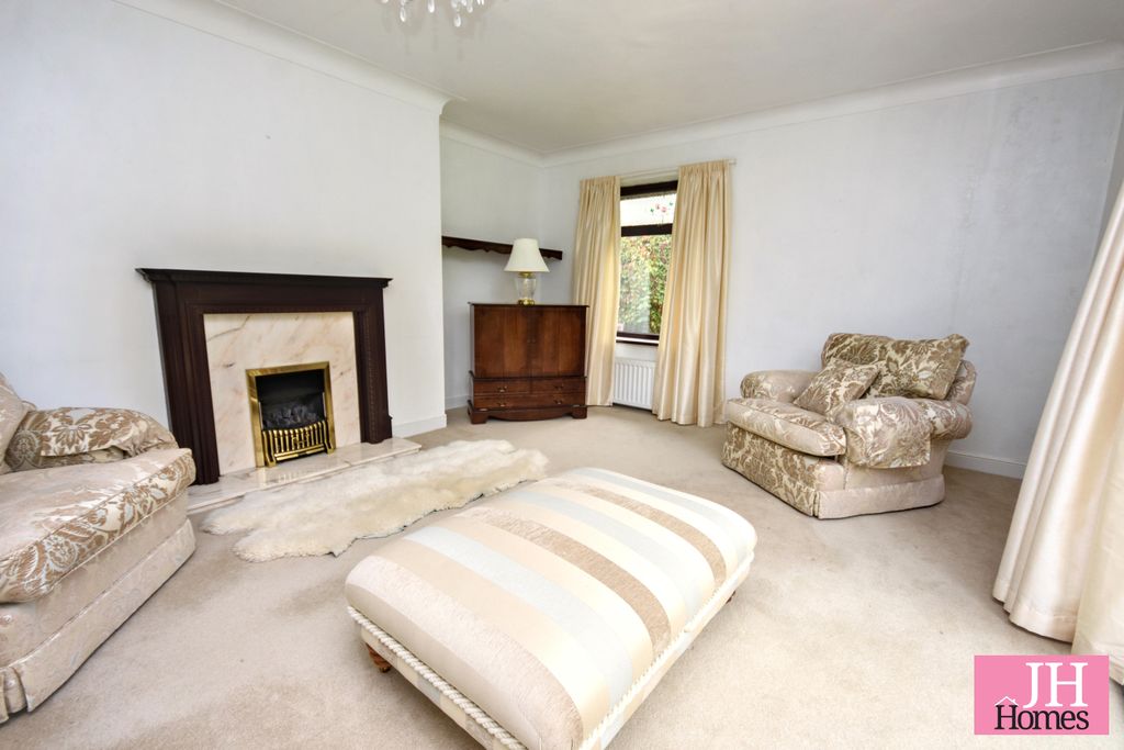 Property photo 2 of 25