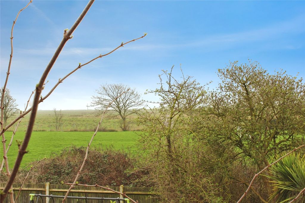 Property photo 2 of 9 Picture No. 03