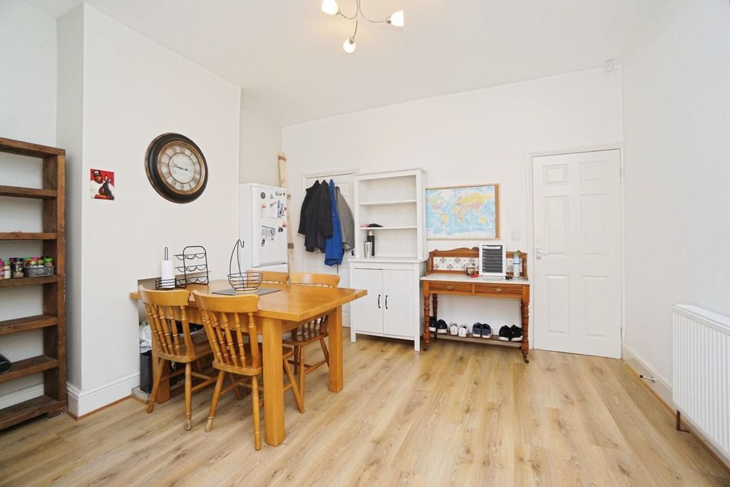 Property photo 3 of 18 Dining Room