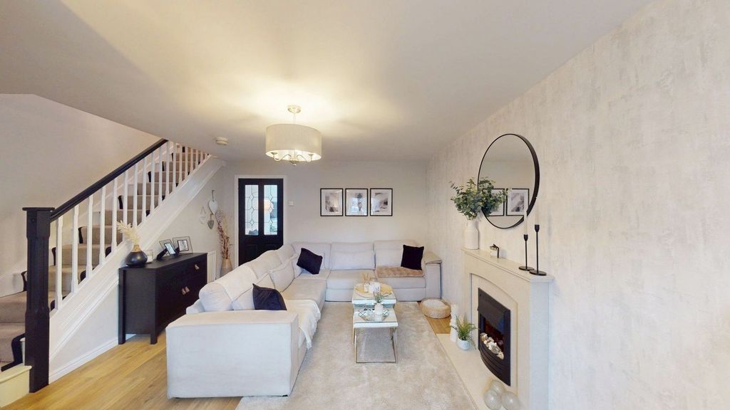 Property photo 2 of 25 Lounge