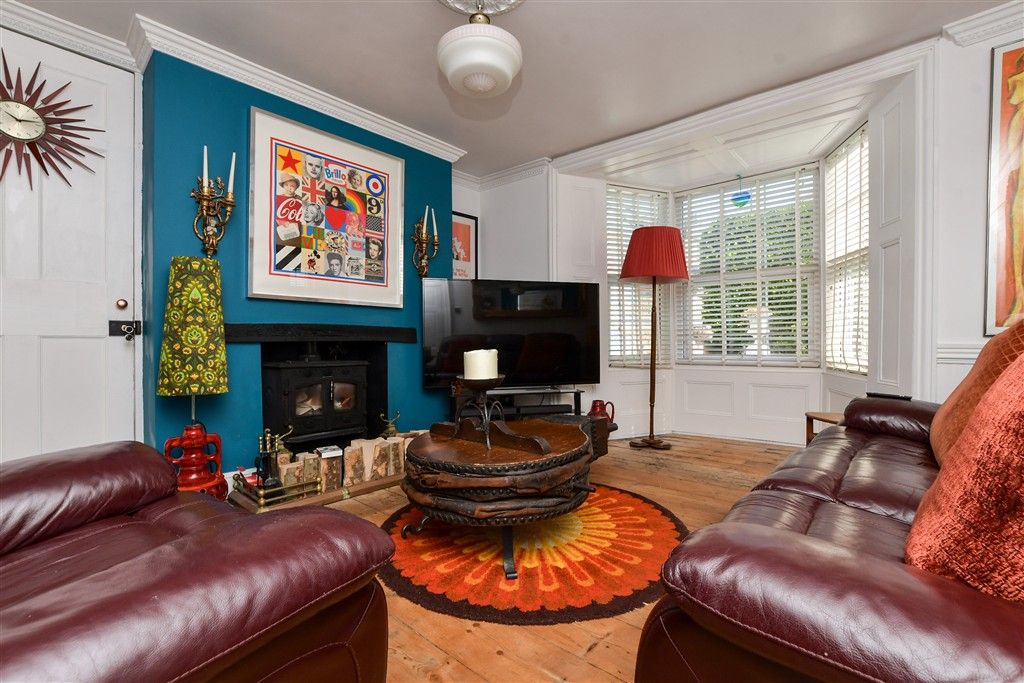 Property photo 3 of 7 Lounge