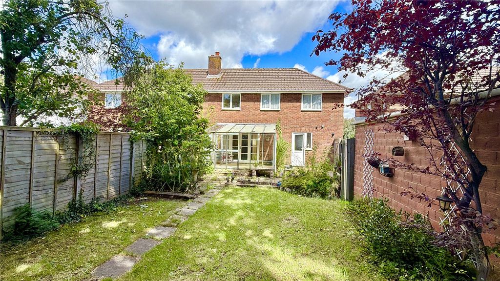 Property photo 2 of 11 Picture No. 01