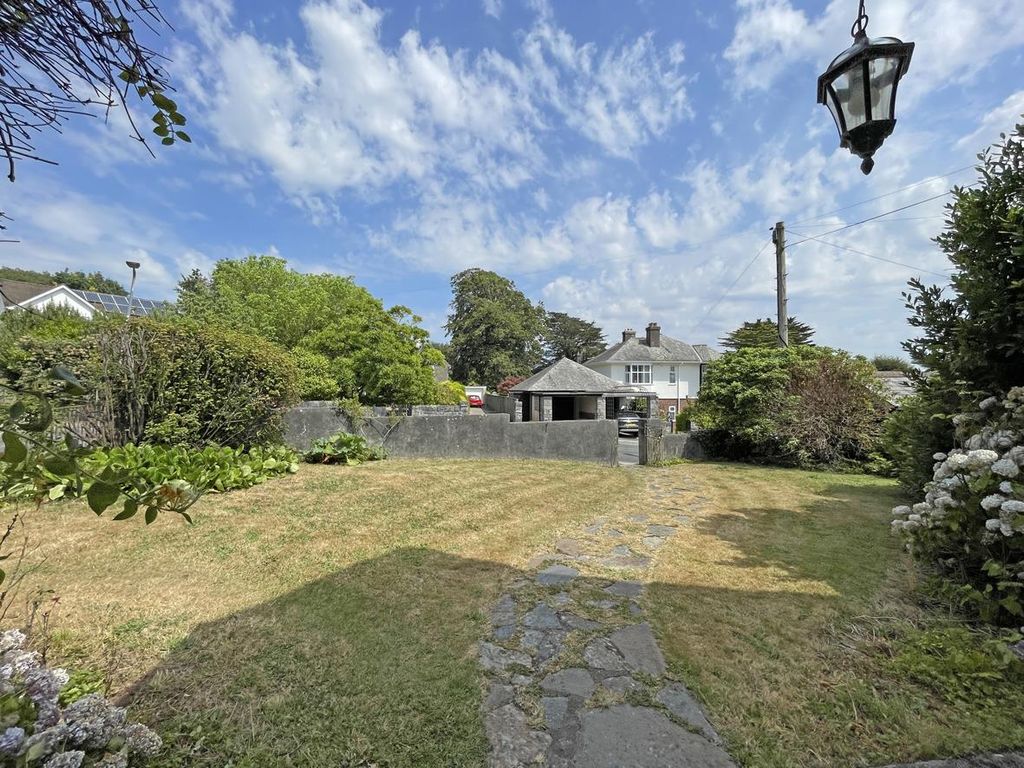 Property photo 2 of 21 Thornhill Way 3 - Front Outlook.Jpg