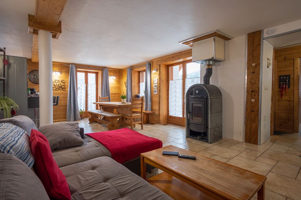 Property photo 1 of 5