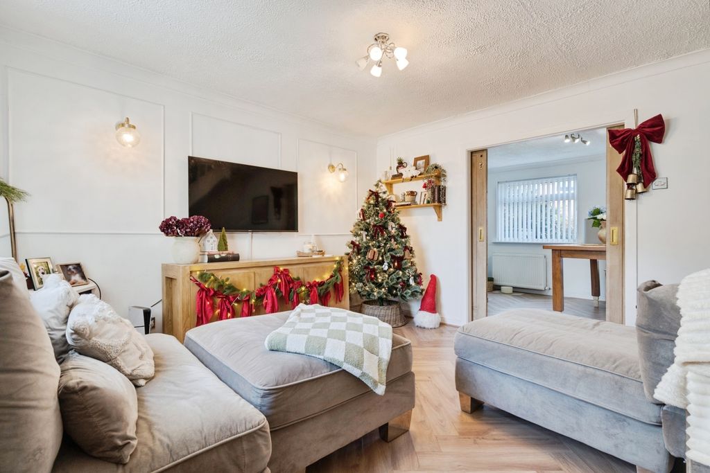 Property photo 2 of 17 Pbox-Img.Jpg