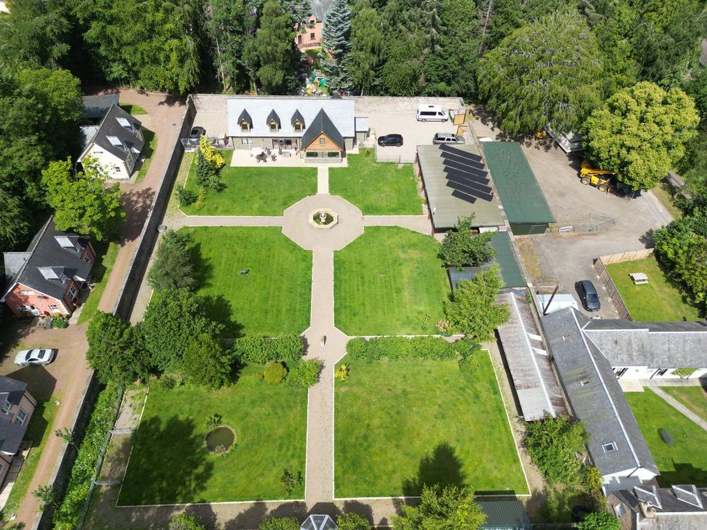 Property photo 2 of 36