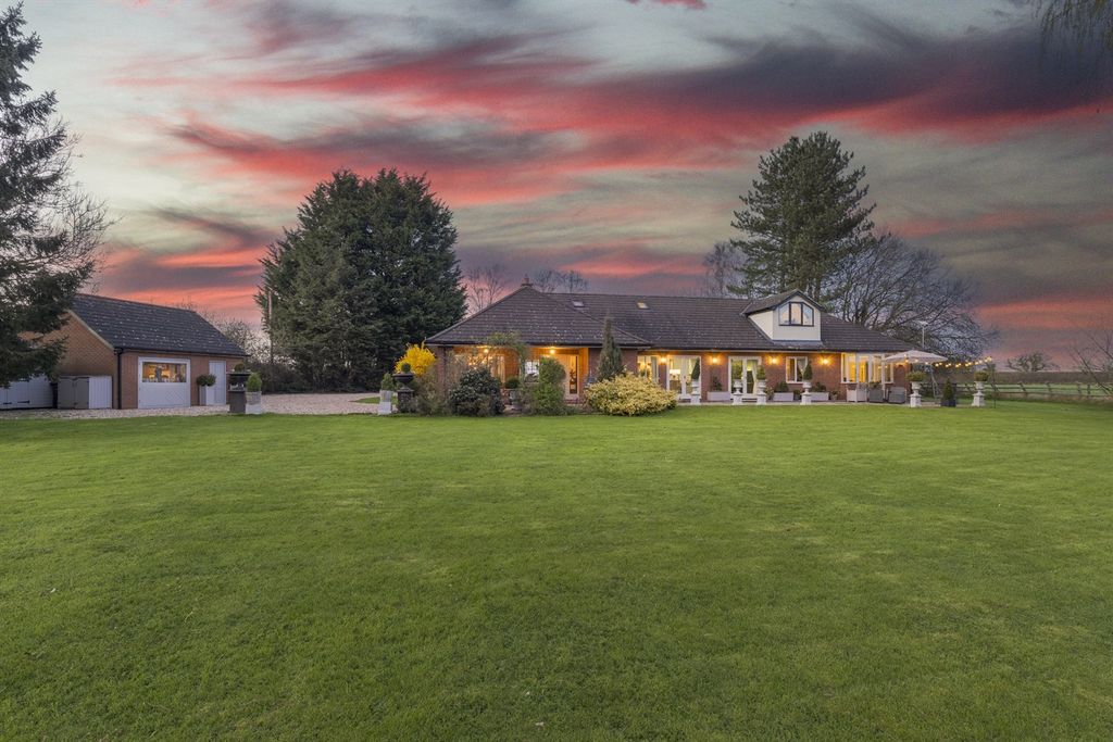 Property photo 1 of 35 (Main)