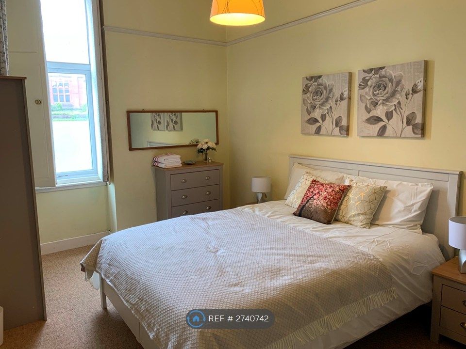 Property photo 1 of 10 Master Bedroom