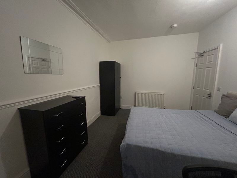 Property photo 3 of 10 Photo 8