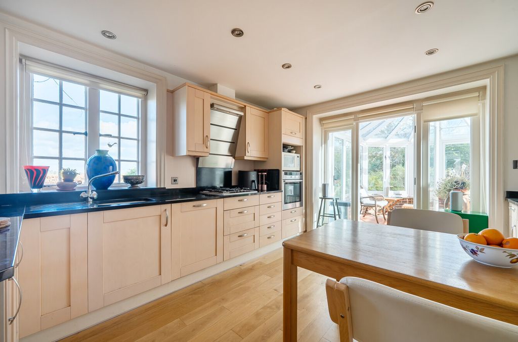 Property photo 2 of 43 1419502-13-69B1B9...