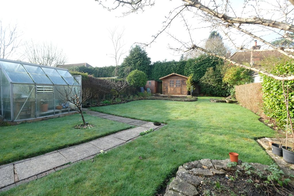 Property photo 2 of 28 Garden 