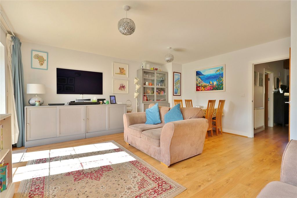 Property photo 3 of 18 Picture 3