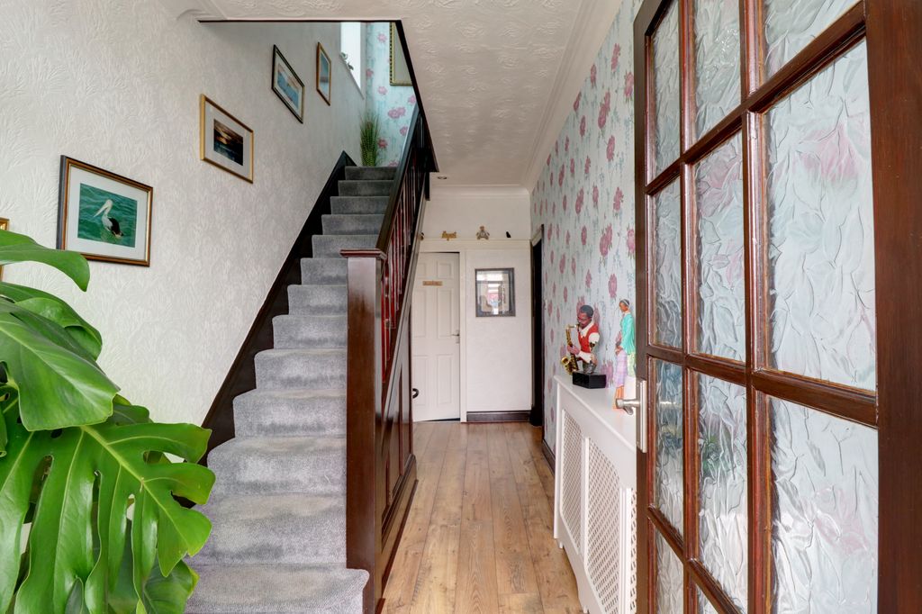 Property photo 3 of 23 Hallway