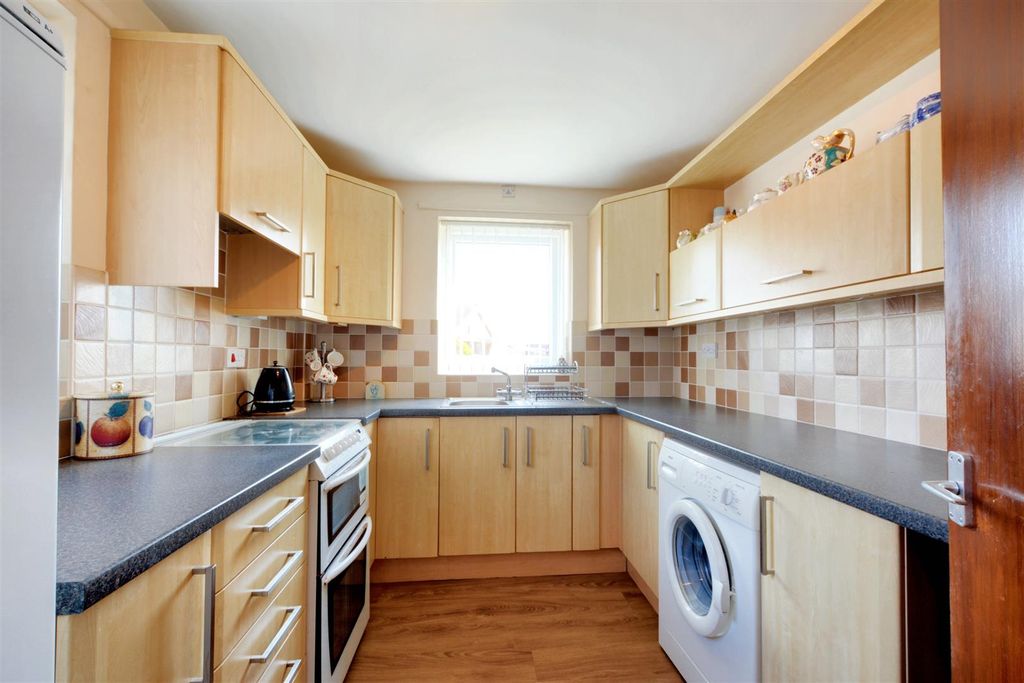 Property photo 3 of 15 Kitchen
