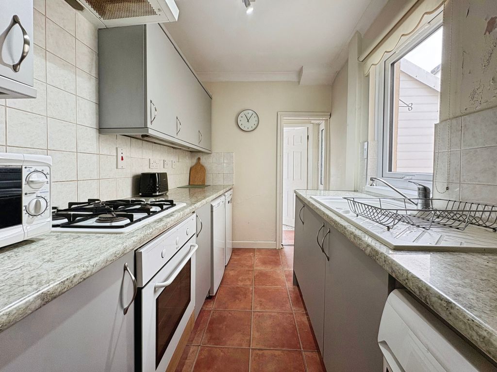 Property photo 2 of 22 Kitchen