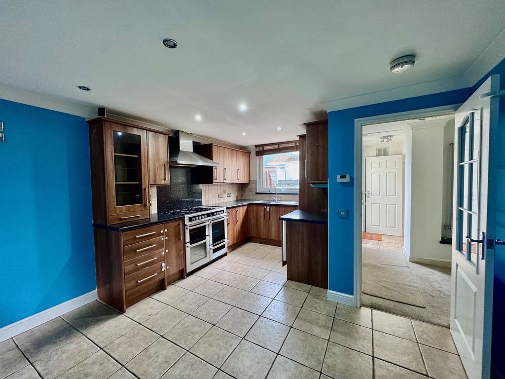 Property photo 2 of 12 Kitchen Diner