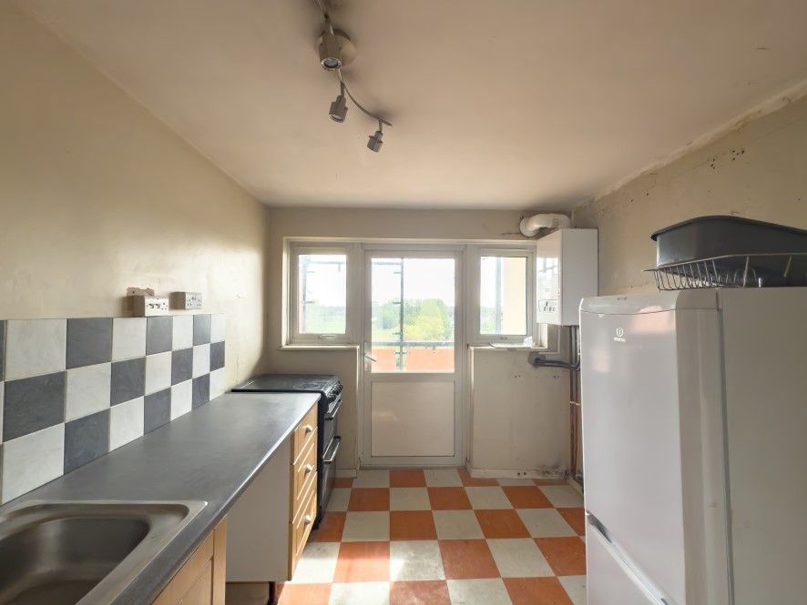 Property photo 3 of 12