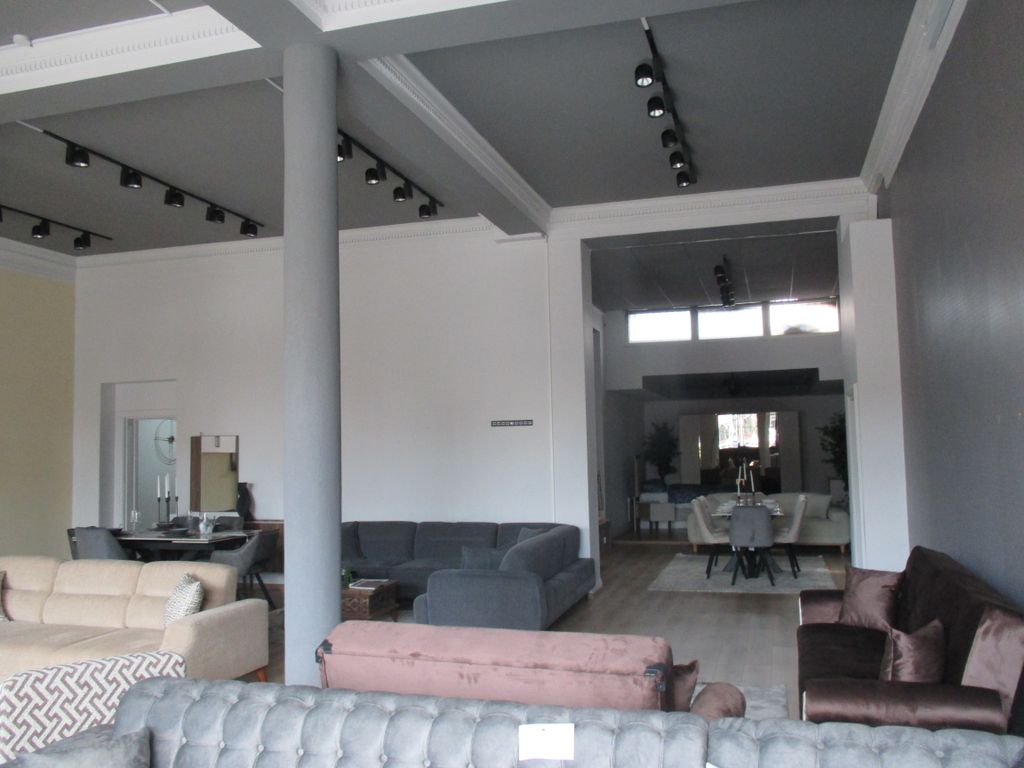 Property photo 3 of 4