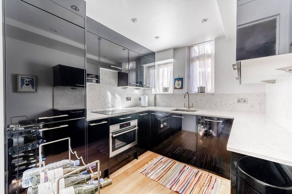 Property photo 3 of 9