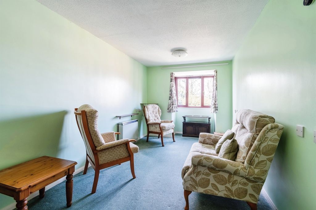 Property photo 3 of 14