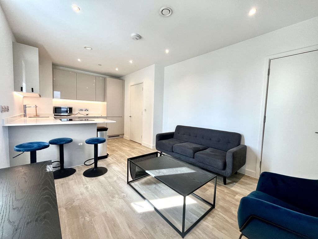 Property photo 2 of 14 Lounge