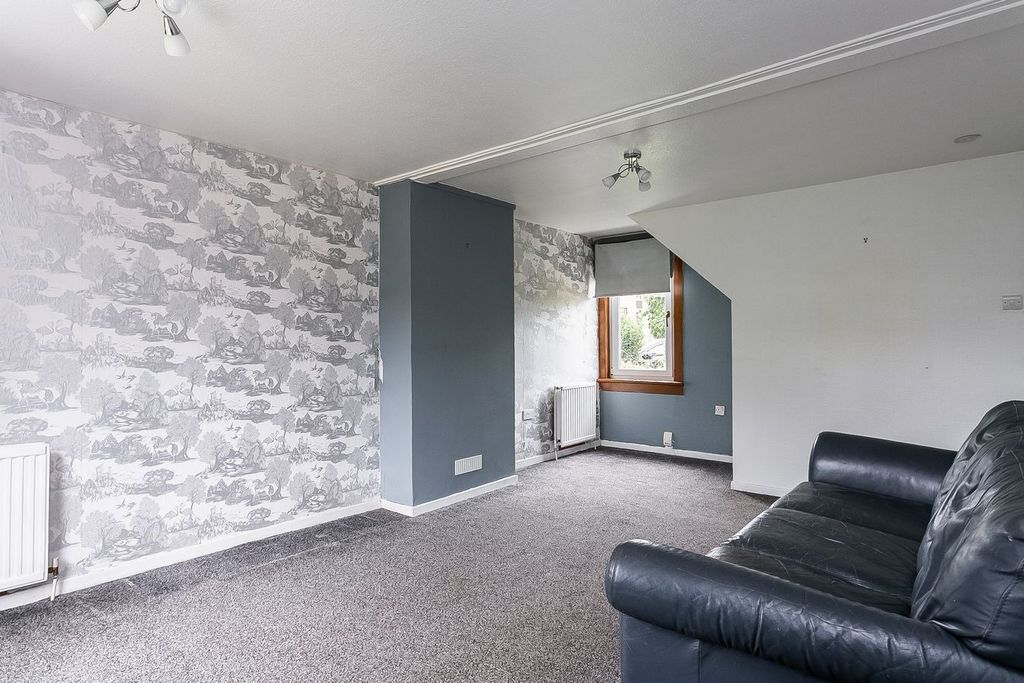 Property photo 3 of 24