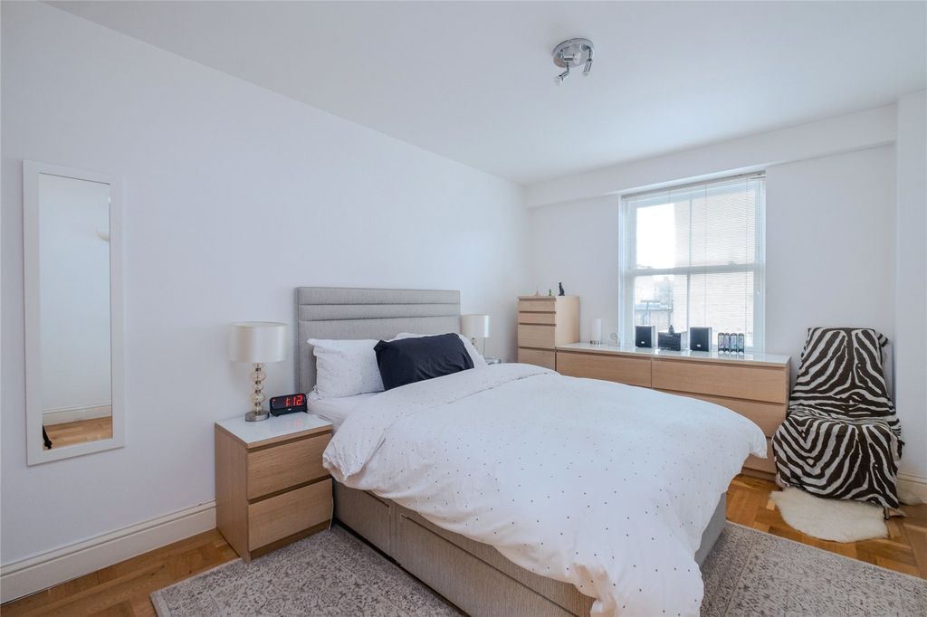 Property photo 3 of 6 Picture No. 01