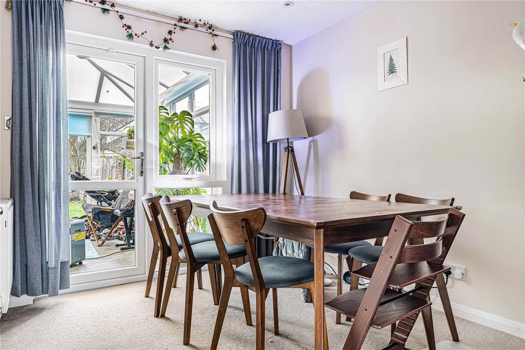 Property photo 3 of 10 Dining Area