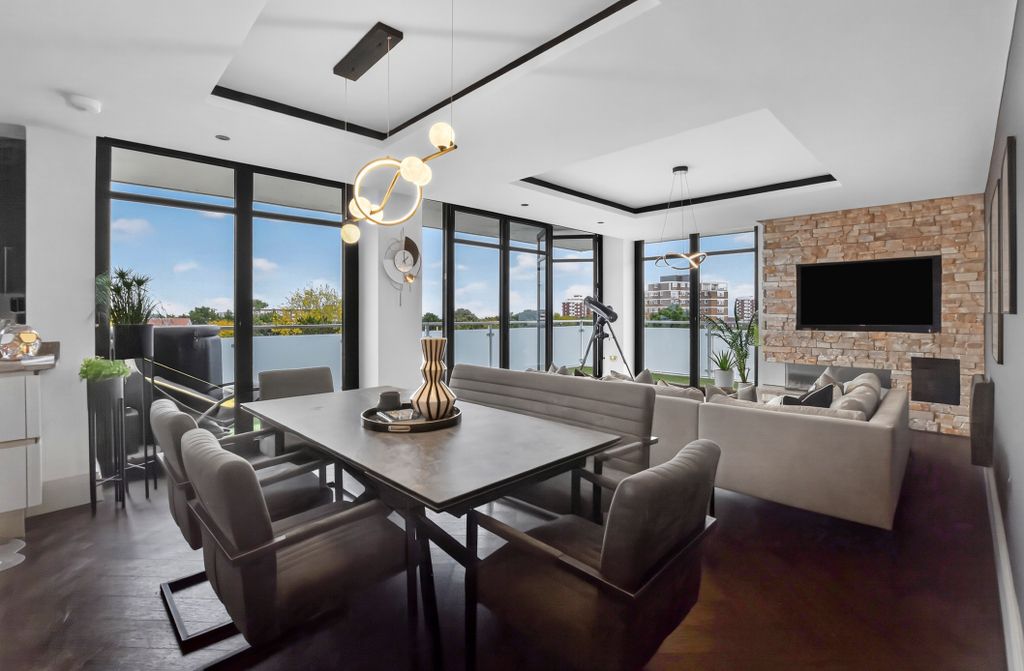 Property photo 3 of 20