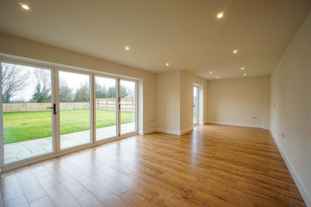 Property photo 2 of 37 Dsc05043.Jpg