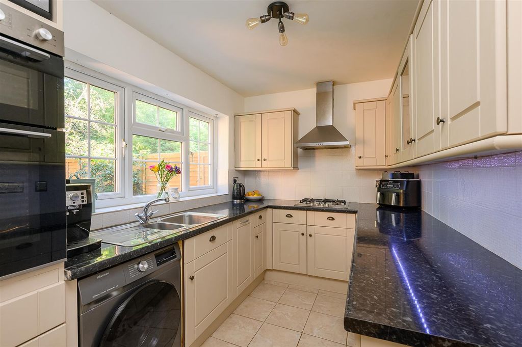 Property photo 2 of 16 Kitchen