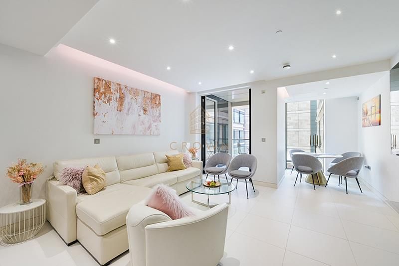 Property photo 2 of 33 Sugar Quay, 126- (14).Jpg