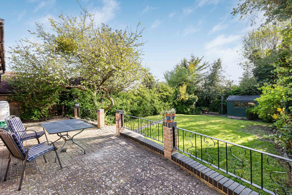 Property photo 2 of 35