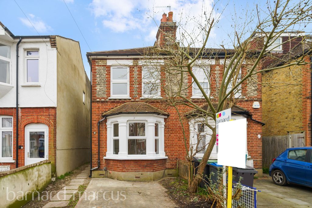 Property photo 1 of 8 Bedroom