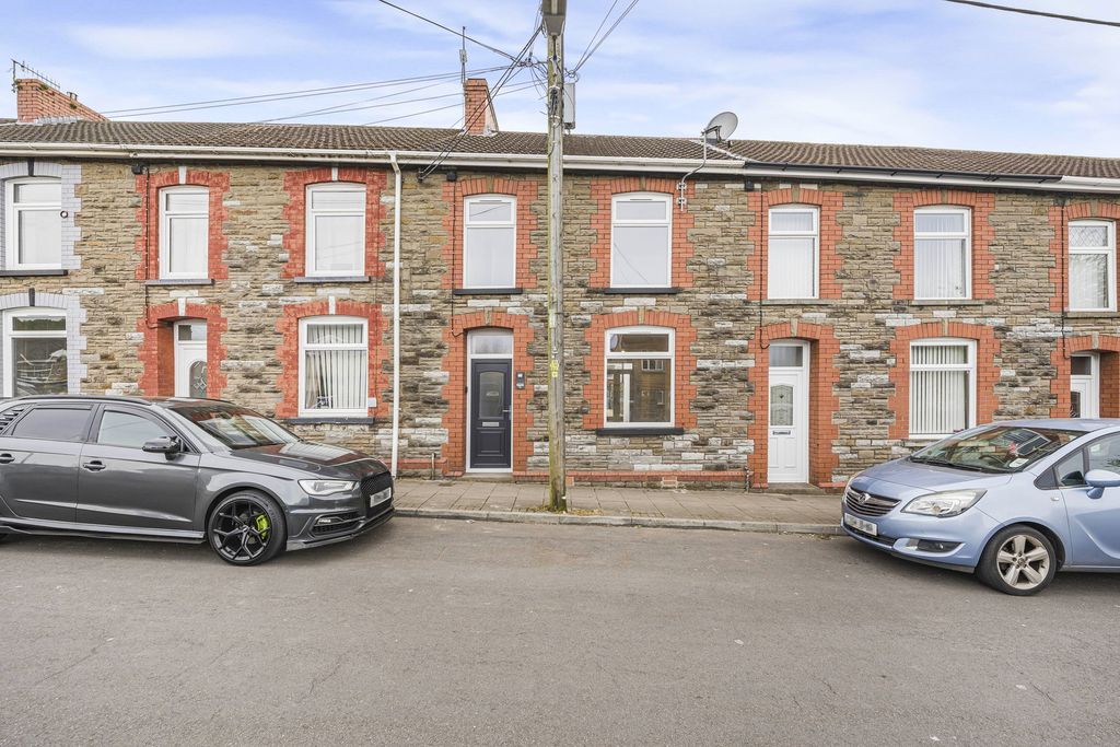 Property photo 1 of 29