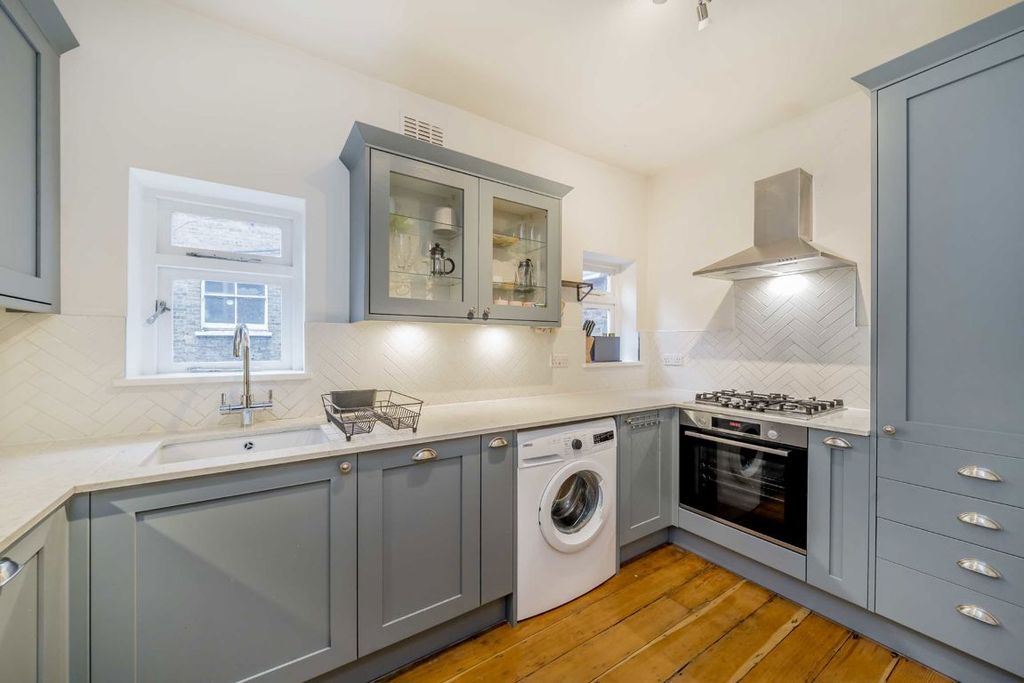 Property photo 3 of 6