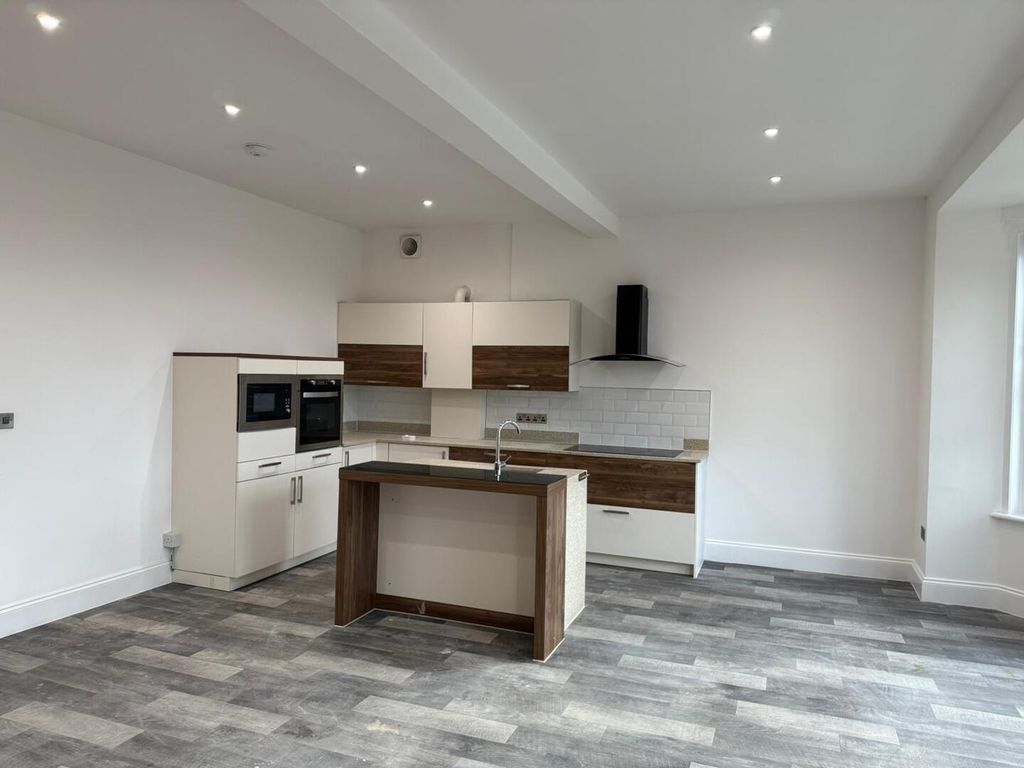 Property photo 2 of 14 Kitchen