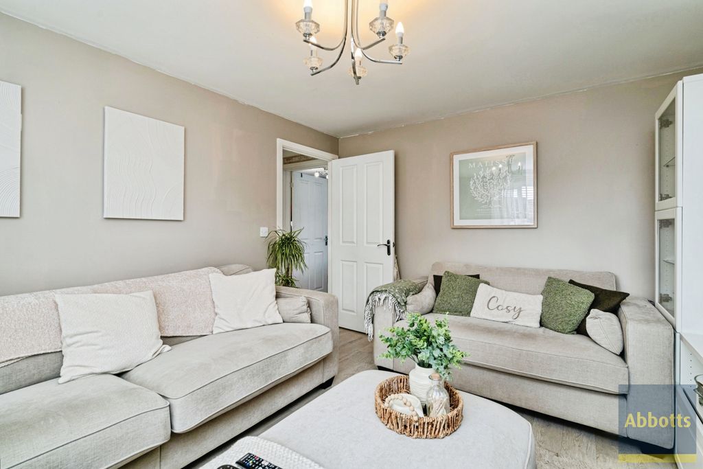 Property photo 3 of 20