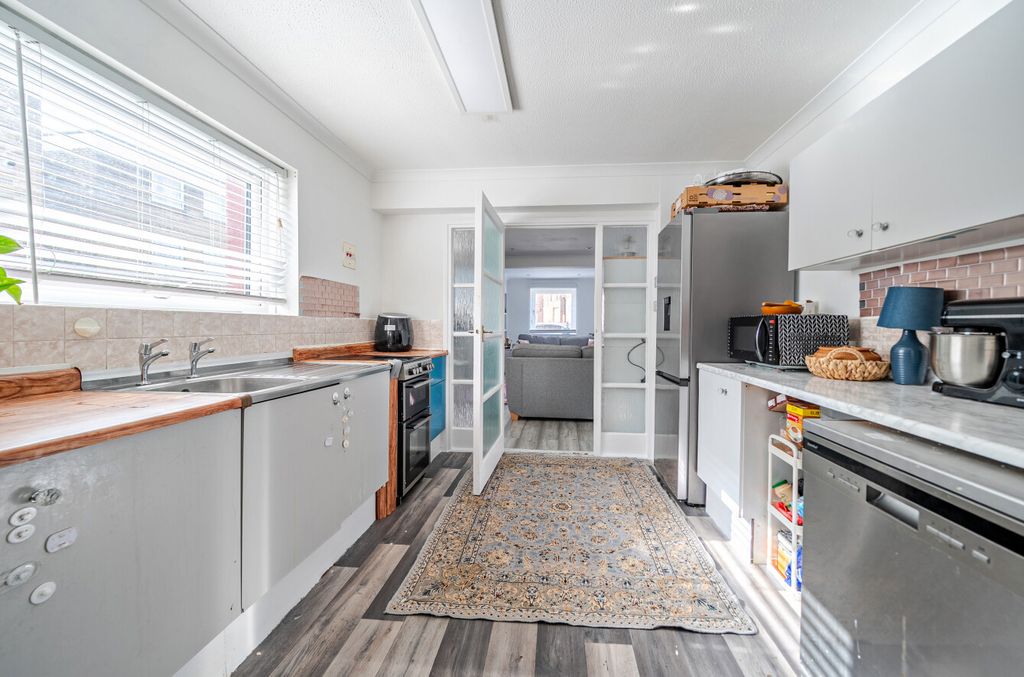 Property photo 3 of 12 1421607-9-69A98E0...