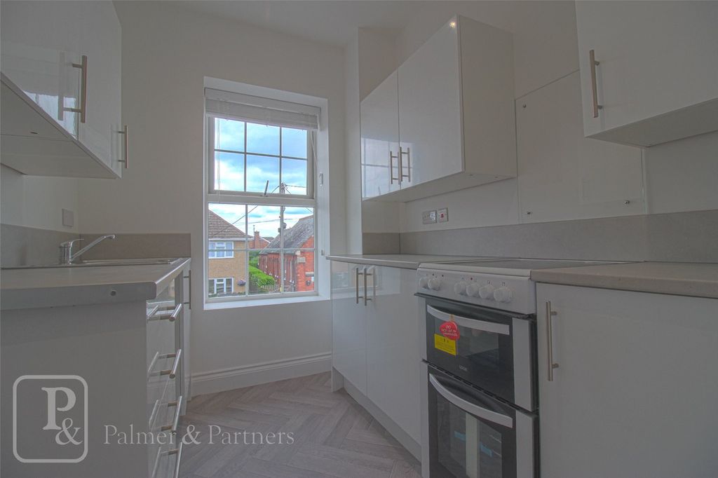 Property photo 3 of 24 Kitchen