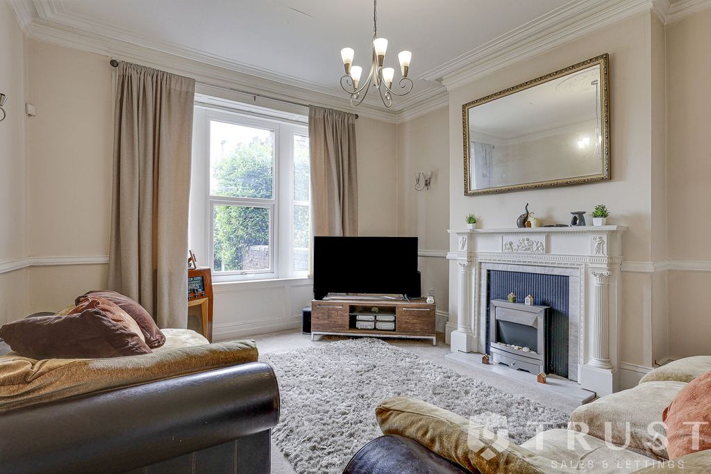 Property photo 2 of 35