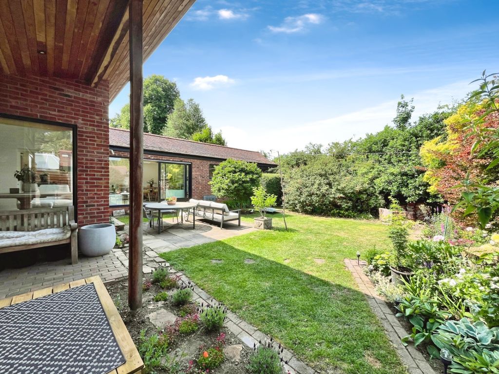 Property photo 2 of 33 4224634